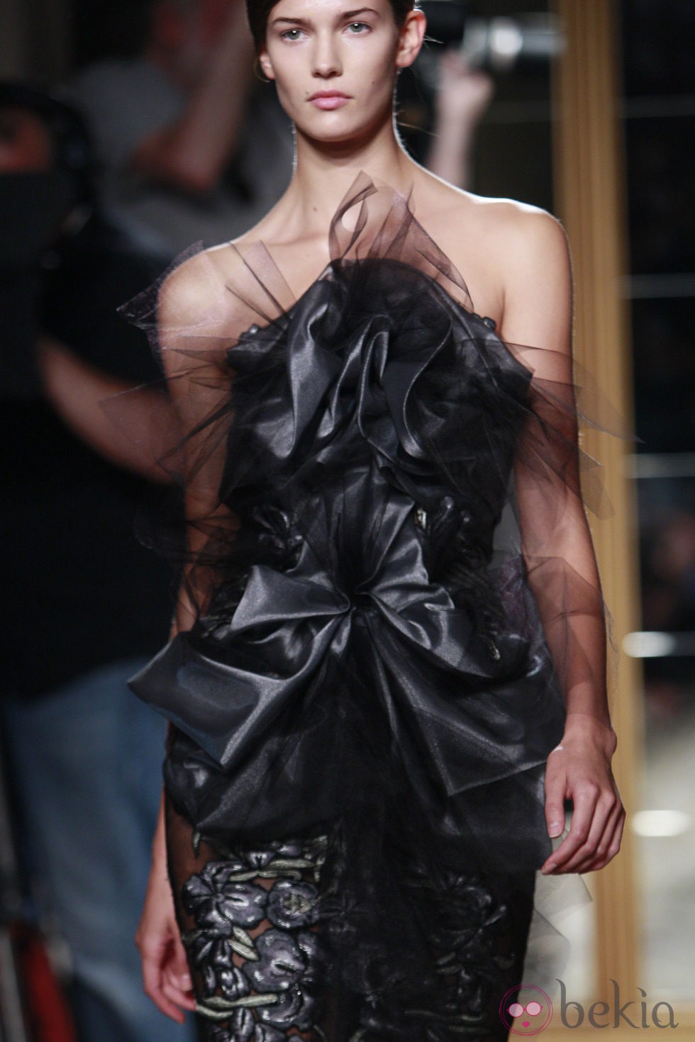 Diseño con tul negro de Marchesa, colección primavera de 2012